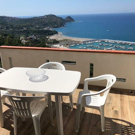 Appartamento Vista Mare กาโปดอร์ลันโด ภายนอก รูปภาพ