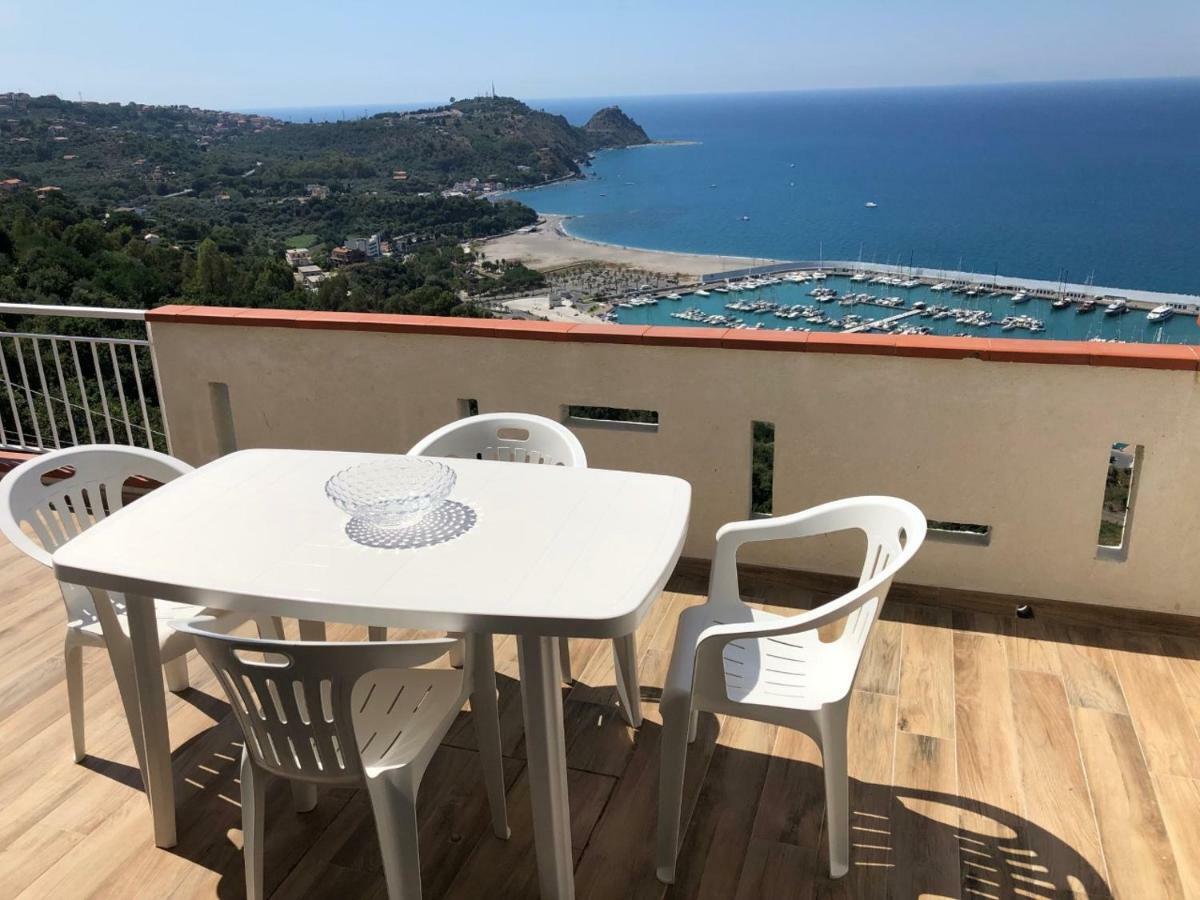 Appartamento Vista Mare กาโปดอร์ลันโด ภายนอก รูปภาพ