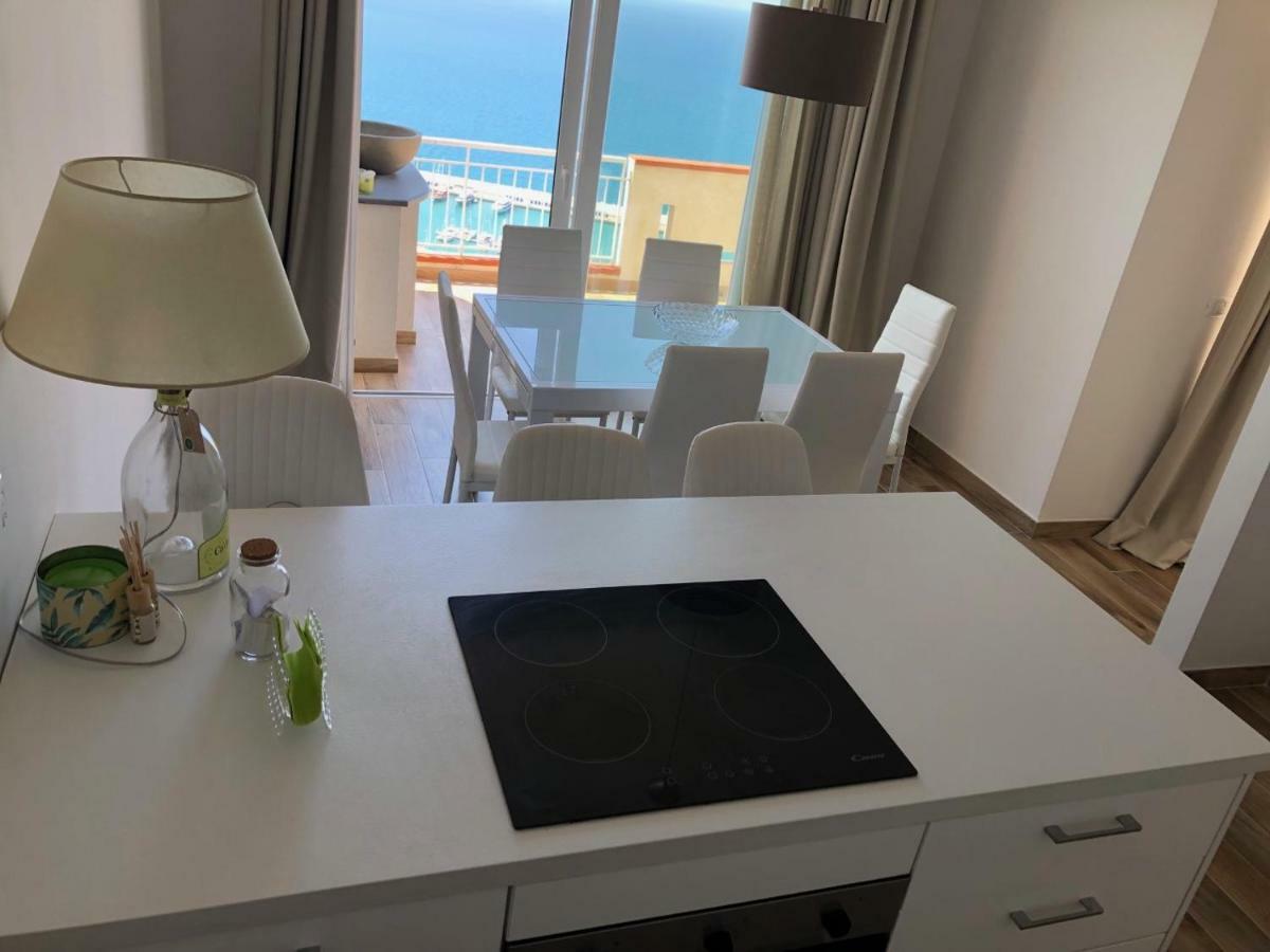 Appartamento Vista Mare กาโปดอร์ลันโด ภายนอก รูปภาพ