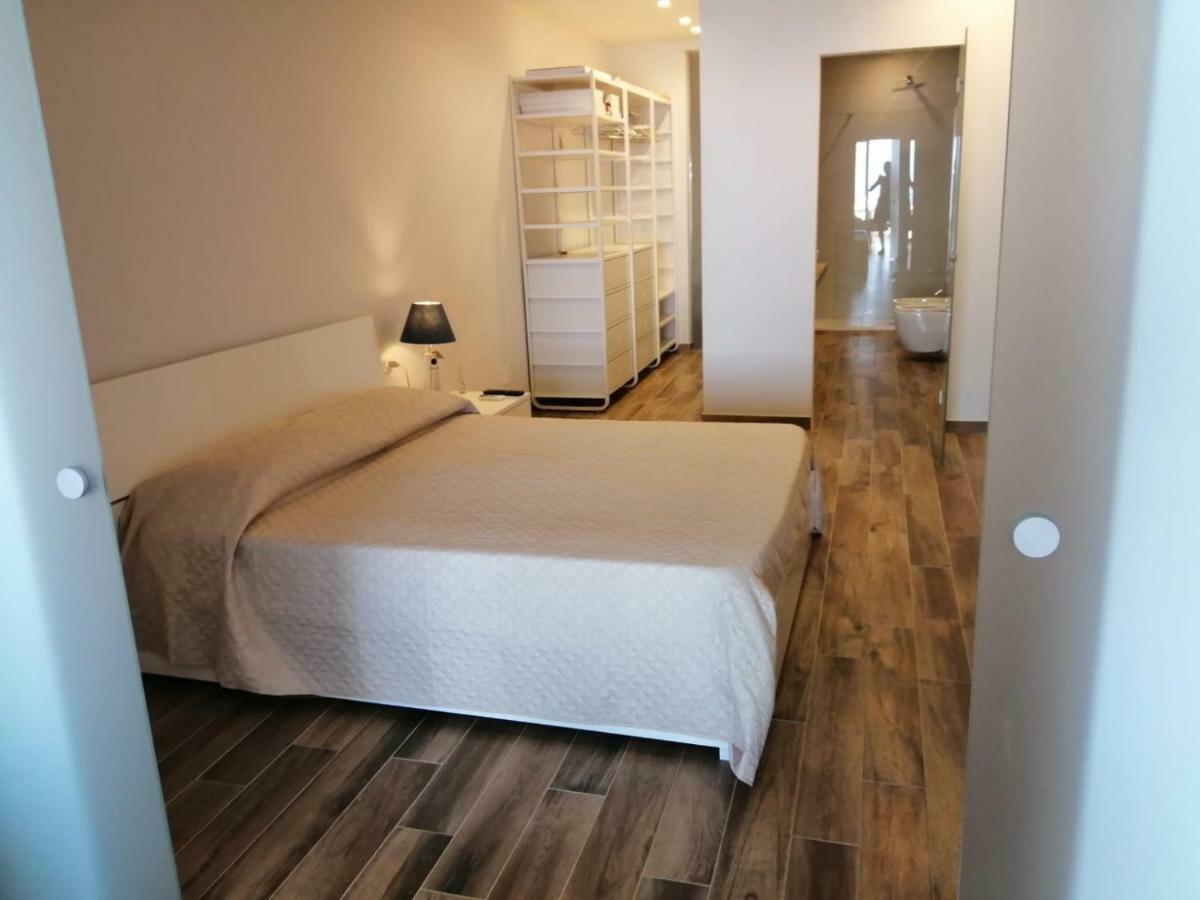 Appartamento Vista Mare กาโปดอร์ลันโด ภายนอก รูปภาพ